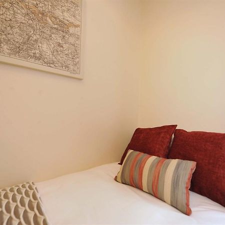 Gail'S Guest House Баррі Номер фото