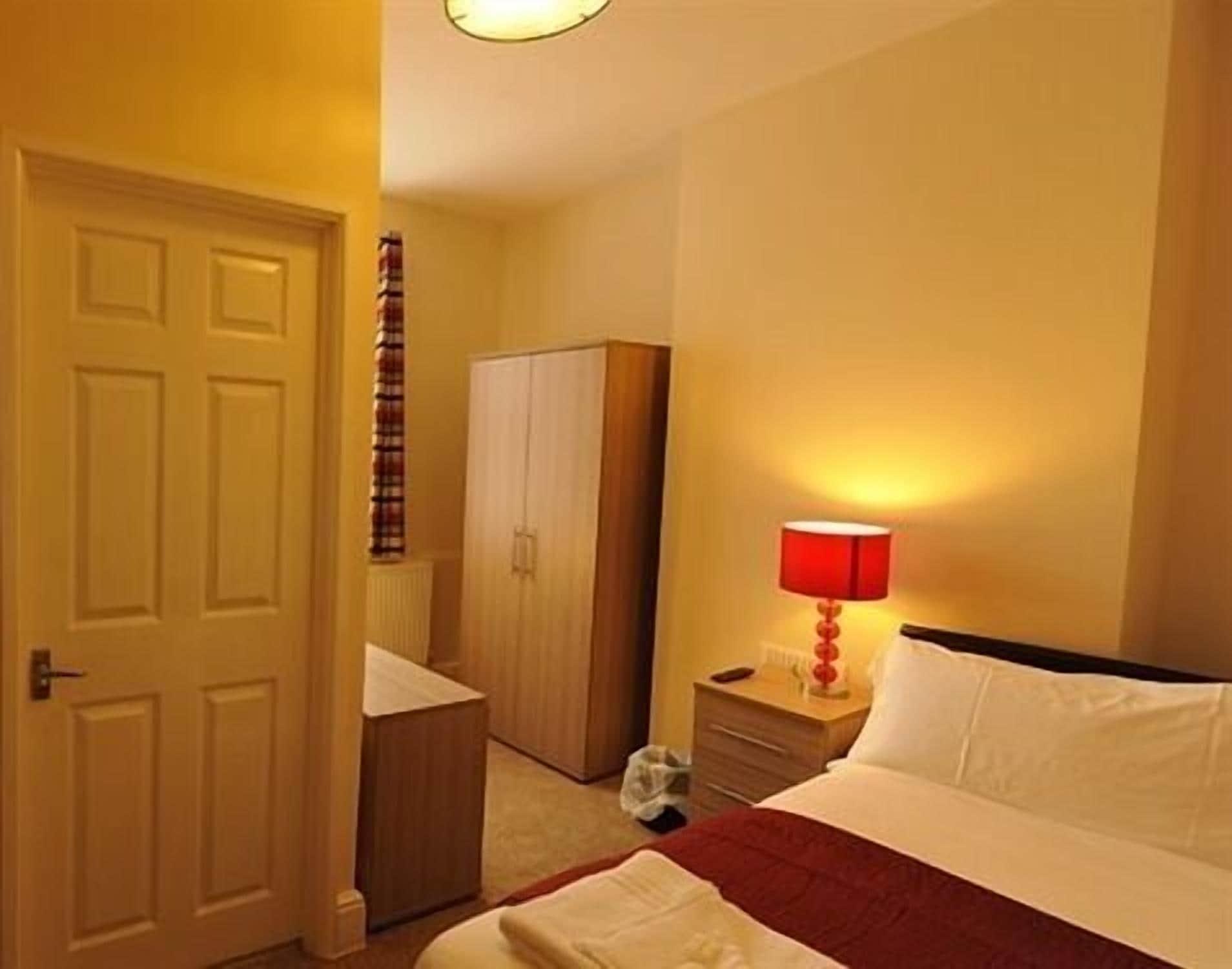 Gail'S Guest House Баррі Екстер'єр фото