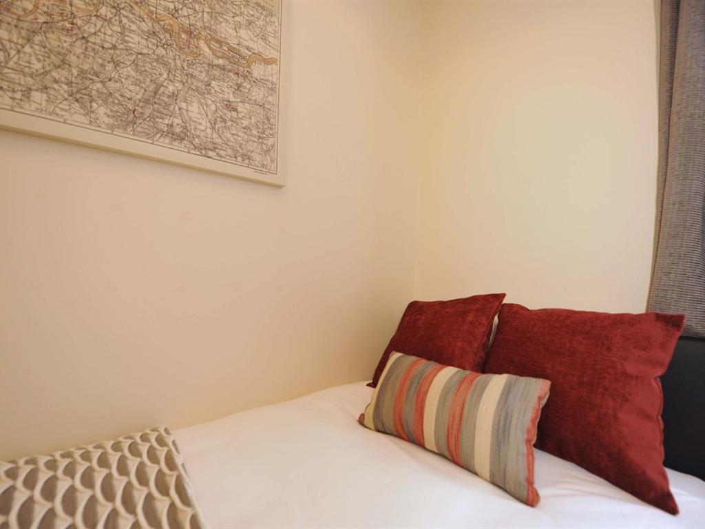 Gail'S Guest House Баррі Номер фото