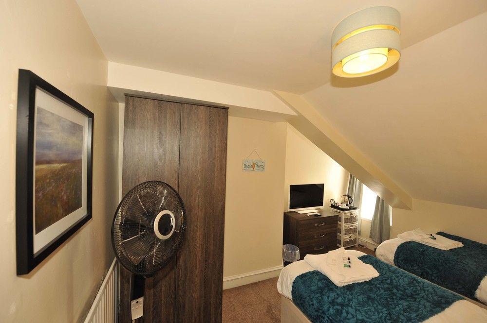 Gail'S Guest House Баррі Екстер'єр фото