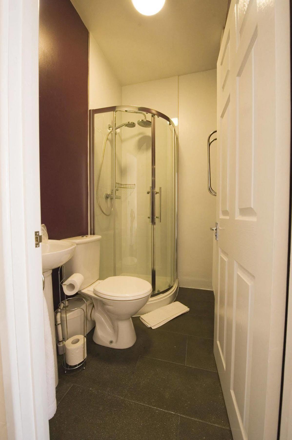Gail'S Guest House Баррі Екстер'єр фото